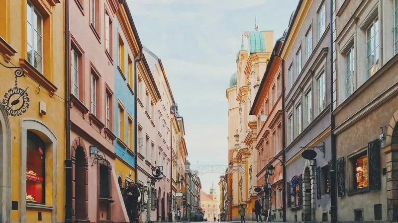 Ile trwa lot z Warszawy do Oslo — praktyczny przewodnik