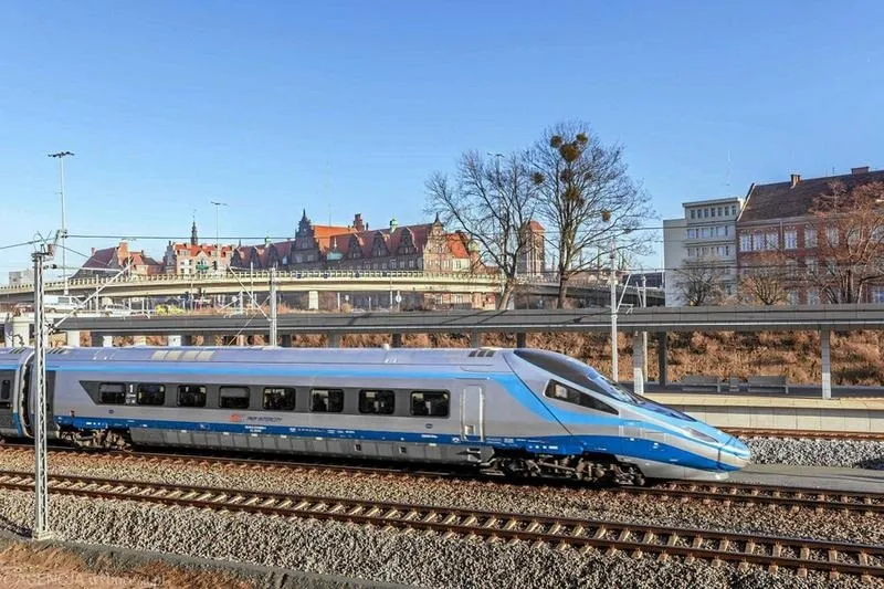 Jak długo trwa lot z Krakowa do Warszawy? Przewodnik po czasie podróży