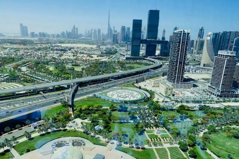 Jak dojechać do Dubai Frame? Przewodnik po najlepszych trasach i środkach transportu