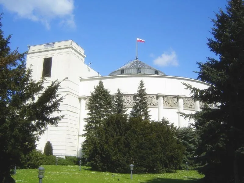 Jak łatwo dojechać do Sejmu metrem w Warszawie?