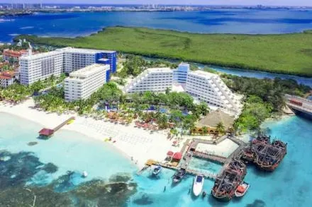 Odkryj Cancun: Najciekawsze atrakcje i miejsca, które warto zobaczyć