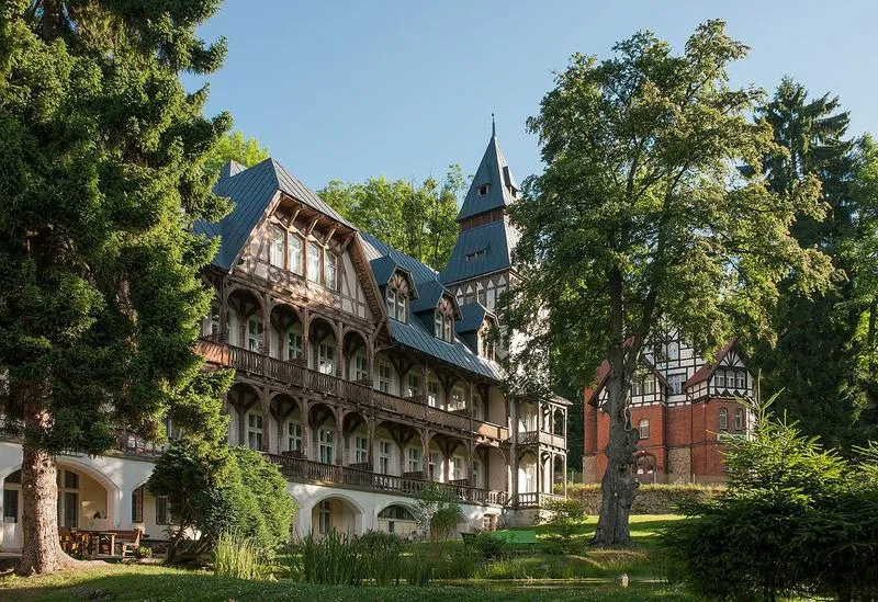 Odkryj najlepsze sposoby, jak dojechać z Kłodzka do Międzygórza