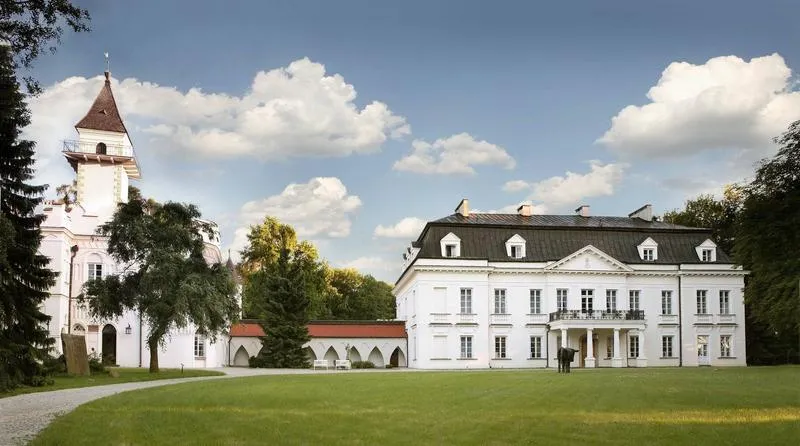 Przewodnik po najlepszych trasach: Jak dojechać do Radziejowic?