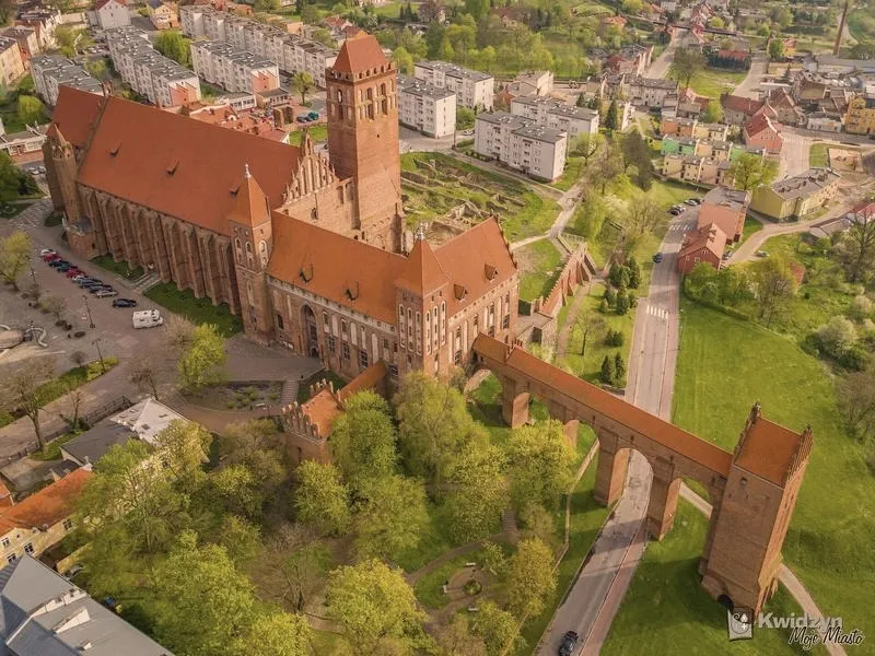 Przewodnik po trasach: jak dojechać do Kwidzyna w kilku prostych krokach