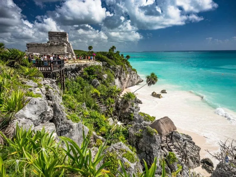 Tulum — jak długo trwa lot do rajskiego zakątka?