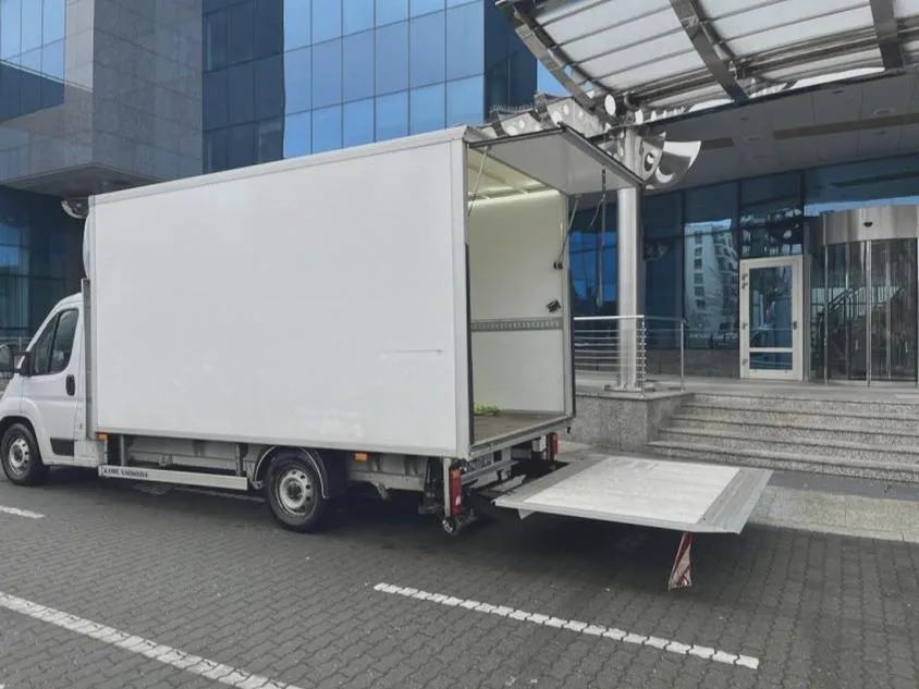 Bezpieczny transport lodówki