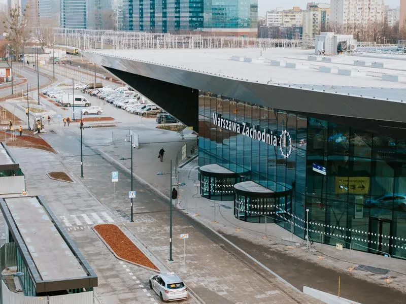 Jak dojechać z PKS na PKP Warszawa