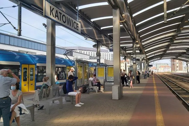 Parkowanie przy dworcu PKP Katowice