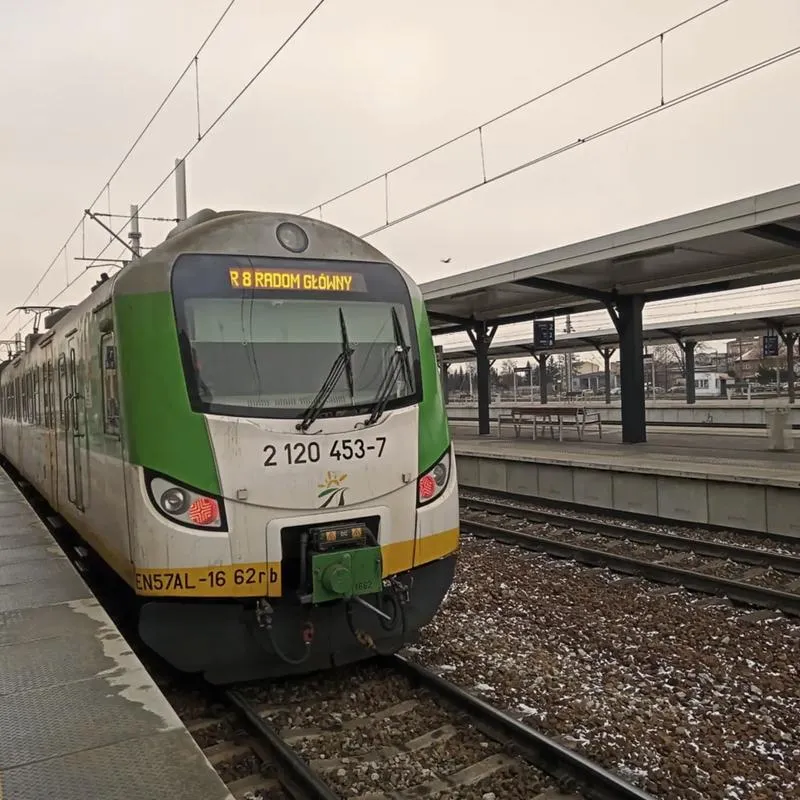 Podróże pociągiem KM