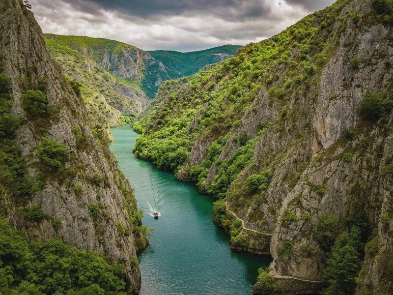 Tanich lotów do Macedonii